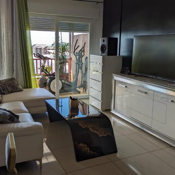 Appartement TUWA, hotel v destinaci Koungou