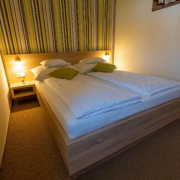 Belvárosi Nemes Apartmanház Szekszárd, hotel v destinaci Szekszárd