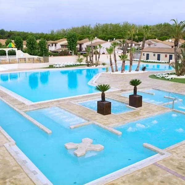 Maison à Portiragnes Plage - Résidence les Tamaris - Porte du Soleil - Prix piscine comprise, hotel in Portiragnes