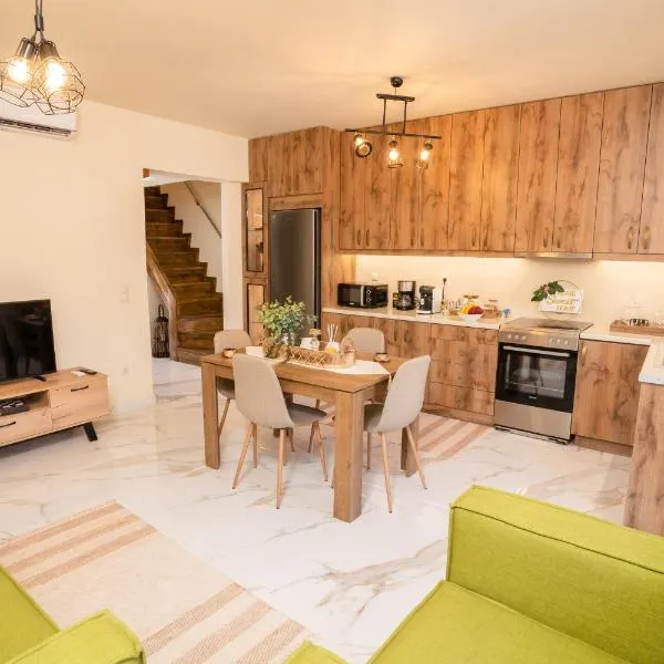 Sweet Home Houses 1, hotel in Kalamata
