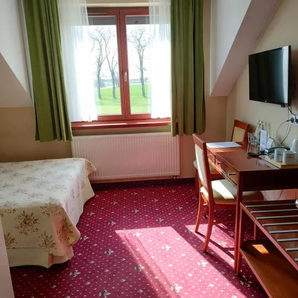 Gospoda Pazibroda、Maków Mazowieckiのホテル