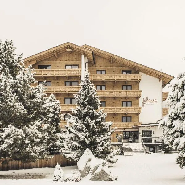 Hotel Johanna mitten im Ötztal，烏姆豪森的飯店