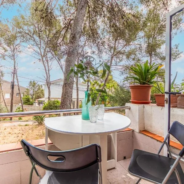 Luminoso Bungalow con parking, hotel in Tarragona