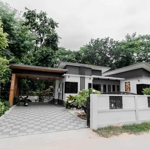 Ying Yang House Sawankhalok, hotel in Sawankhalok