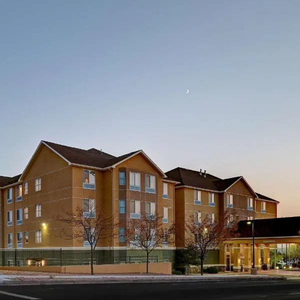 Homewood Suites by Hilton Albuquerque Airport, hotel di Albuquerque