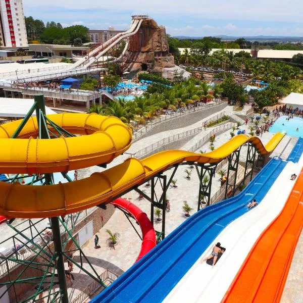 Spazzio Diroma com acesso ao Acqua Park todos os dias、カルダス・ノバスのホテル