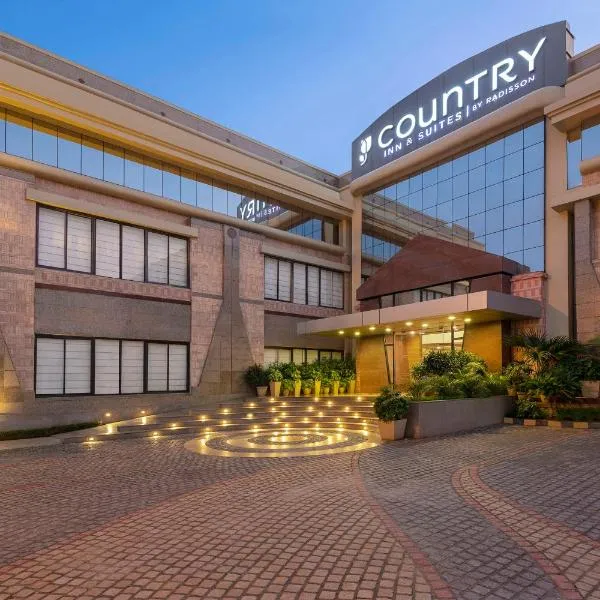 Country Inn & Suites By Radisson Jammu, hotelli kohteessa Jammu