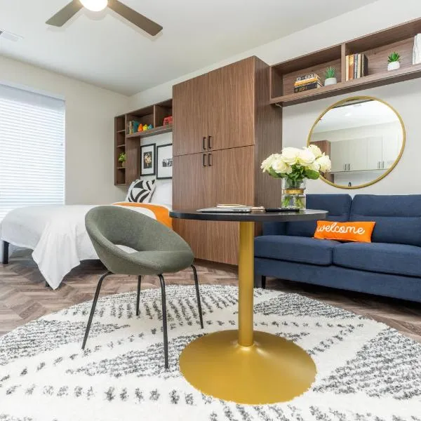Yugo Guest Suites, hotel in Urbana