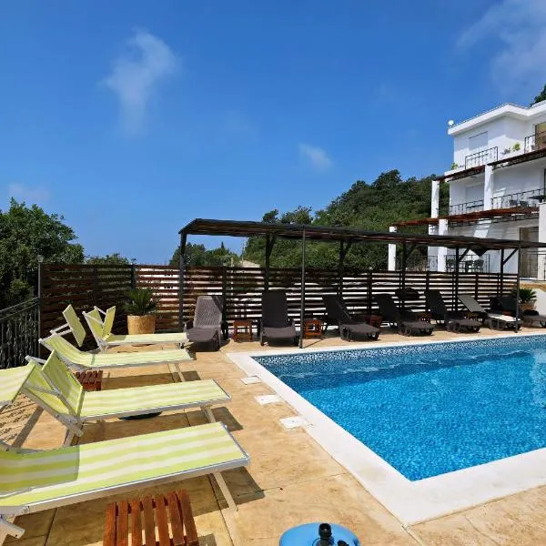 Apartments Oktopus, hotel in Sutomore