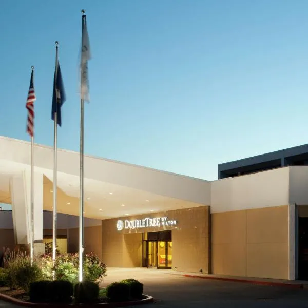 DoubleTree by Hilton Cincinnati Airport, hôtel à Hebron