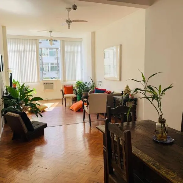 Apt. em Ipanema entre a praia e a Lagoa, Hotel in Rio de Janeiro