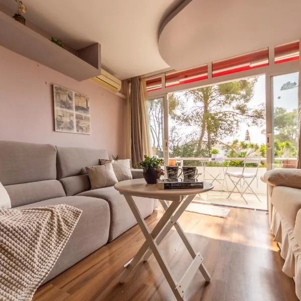 Acogedor Bungalow Park Florimar, hotel in Tarragona