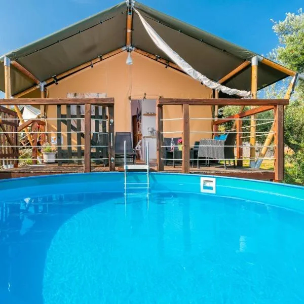 Krk Glamping Village, hotel in Brusići