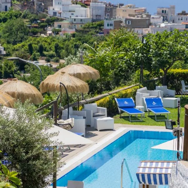 Hotel La Luna, hotel v Ischii