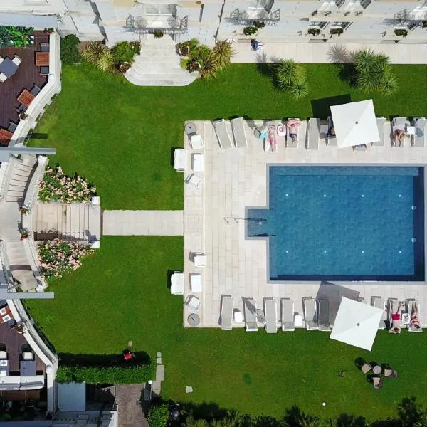 Grand Hotel Liberty: Riva del Garda şehrinde bir otel