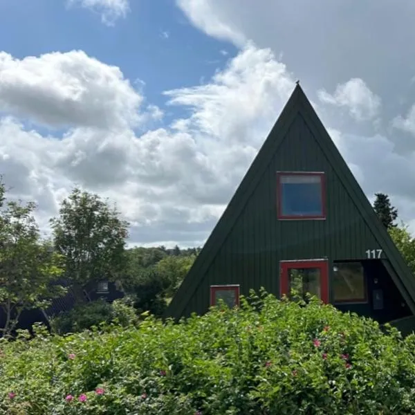 Nice holiday home in beautiful resort, hotel v destinaci Farsø