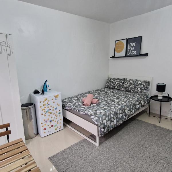 H1 Private Studio Flat Aldgate East, London