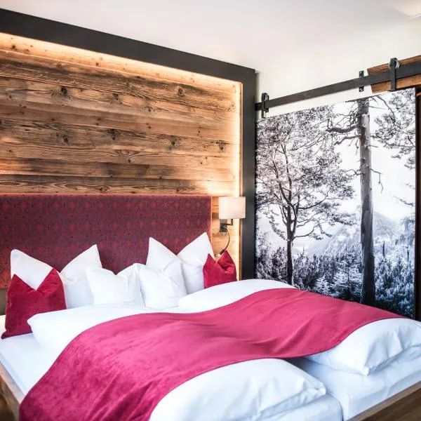 Hotel zur Post: Ruhpolding şehrinde bir otel