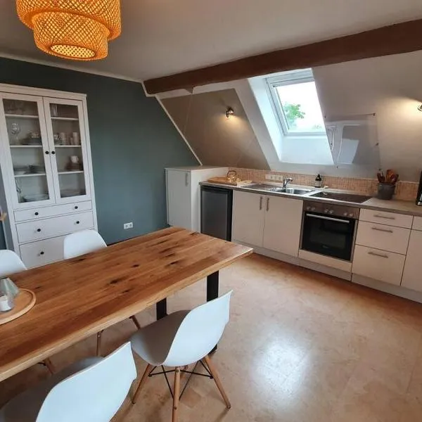 Helle Ferienwohnung - Südeifel, ξενοδοχείο σε Ammeldingen