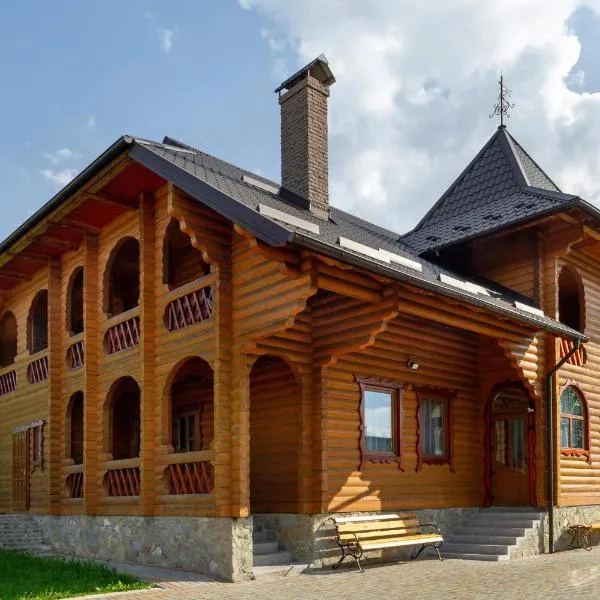 Гостинний двір КАРПАТІЯ, Верховина, hotel in Verkhovyna