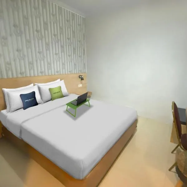 Urbanview Hotel Mulia Indah Palopo, hotel i Palopo