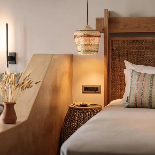 "Makava Suites" Your Luxe Urban Sanctuary, hotel in Naxos Chora