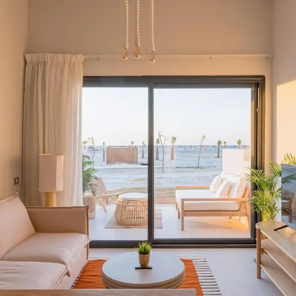 The Waterfront Cabins at D-Bay - Lemon Spaces, hotell i Zāwiyat ‘Abd al Mun‘im