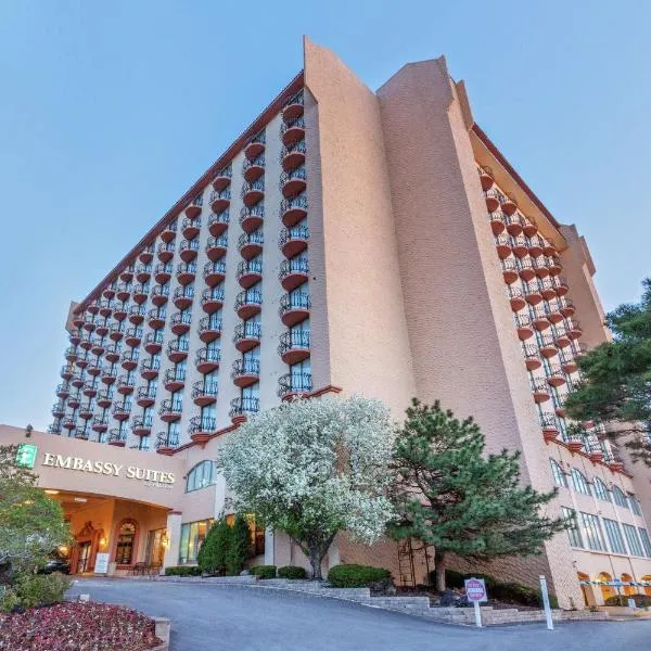 Embassy Suites by Hilton Kansas City Plaza，位于堪萨斯城的酒店