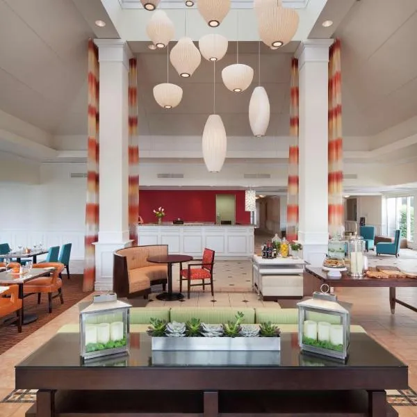 Hilton Garden Inn Montreal Airport, hotel in Dorval