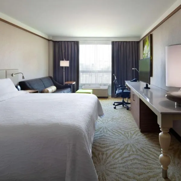 Hilton Garden Inn Montreal Airport, hotel di Dorval