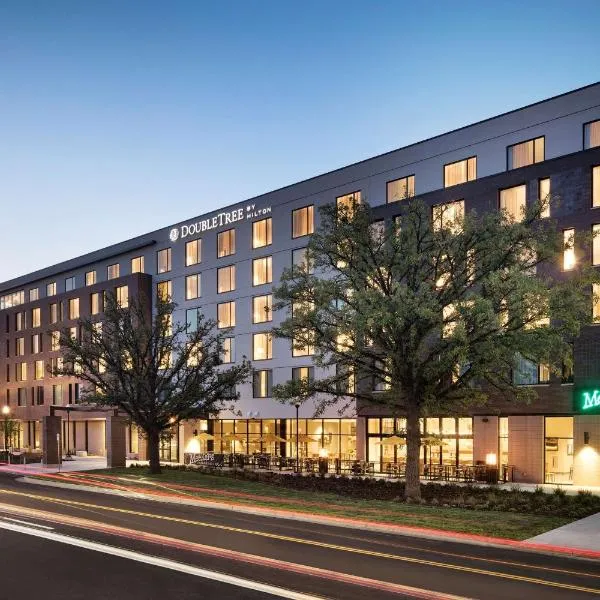 Doubletree By Hilton Greeley At Lincoln Park、グリーリーのホテル