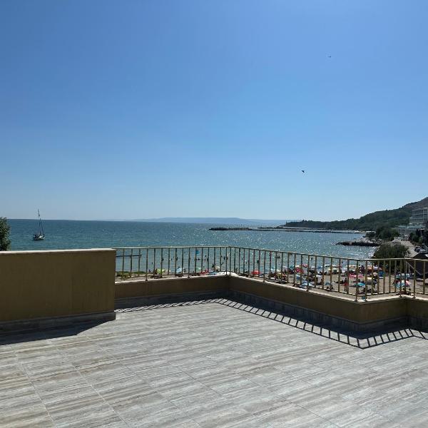 25m FROM THE BEACH!! Luxury Sea Paradise Apartment