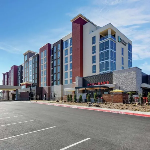 Embassy Suites by Hilton Jonesboro Red Wolf Convention Center, hôtel à Jonesboro