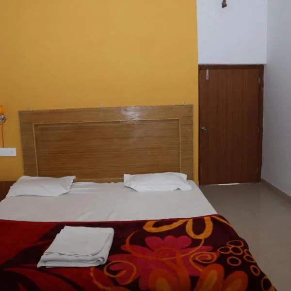 Hello India home stay, hotel in Khajurāho