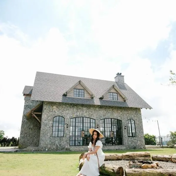 The Old Country Stone House, hotel v destinaci Cebu City