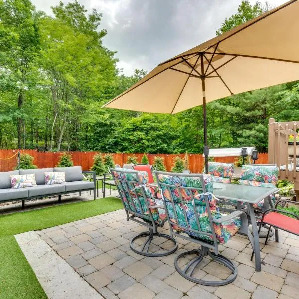 Hot Tub, Game Room and Fire Pit Pocono Summit Home!, hotel em Pocono Summit