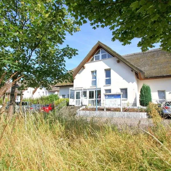 Strandhaus Mönchgut Bed & Breakfast Lobbe, hotel di Lobbe