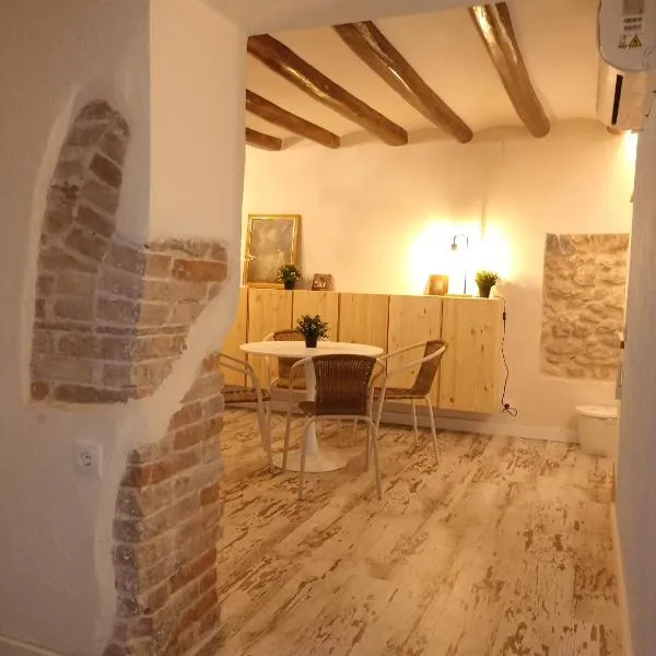 Petra apartments -Old City with terrace and barbecue-, hotel in Tarragona