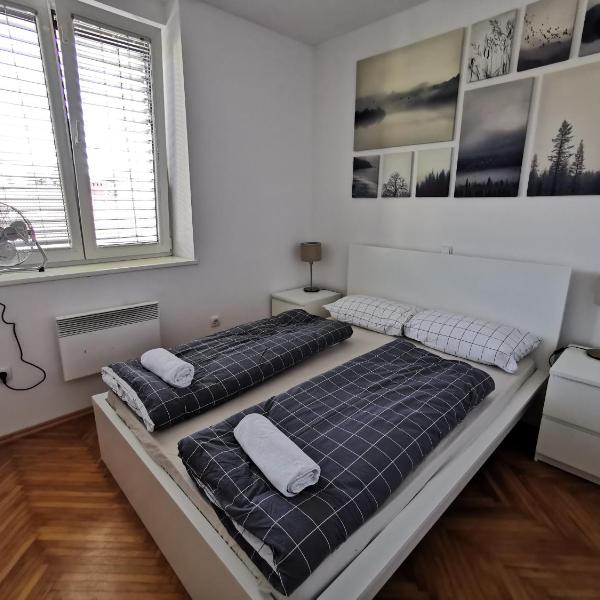 Apartment for four with free parking, Ljubljana