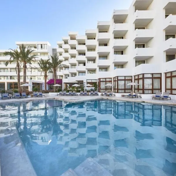 Hotel Tres Torres, hotel v destinaci Santa Eularia des Riu