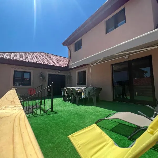 Vila Alemary, hotelli Năvodarissa