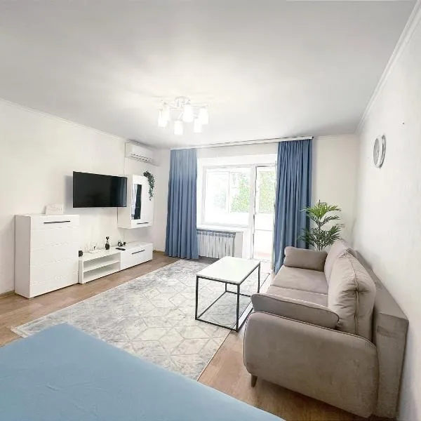 1 к простора квартира Сіті центр 2 поверх вікна на парк, Hotel in Mykolajiw