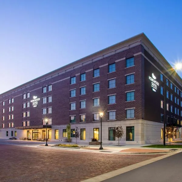 Homewood Suites By Hilton Salina/Downtown, Ks，位于萨利纳的酒店