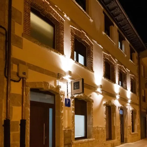 alojamiento cuatro estaciones, hôtel à La Pola de Gordón