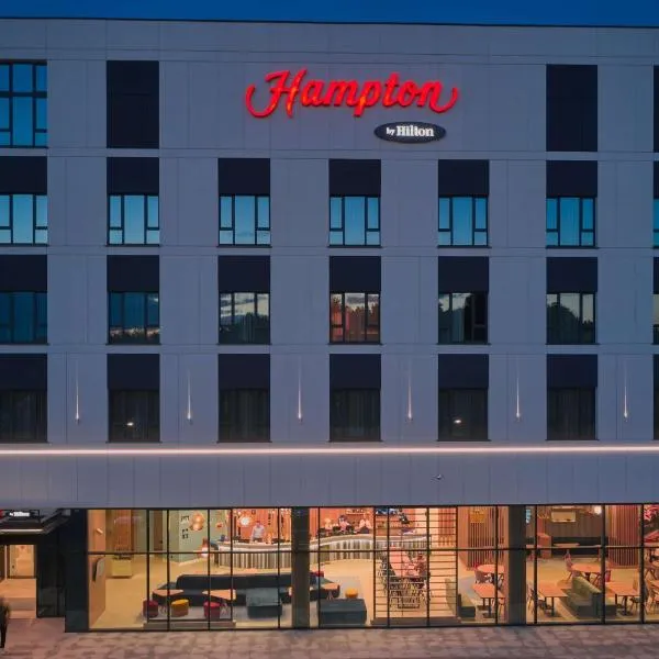 Hampton By Hilton Poznan Swarzedz、スバジェンツのホテル