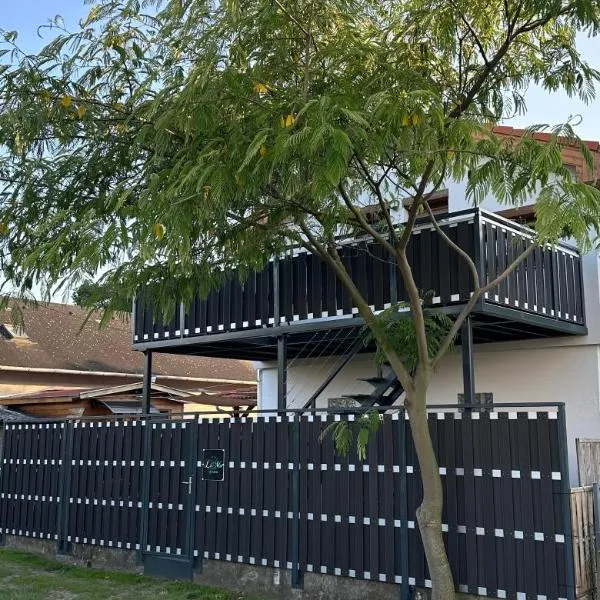 LiMo Apartman, Hotel in Fonyód