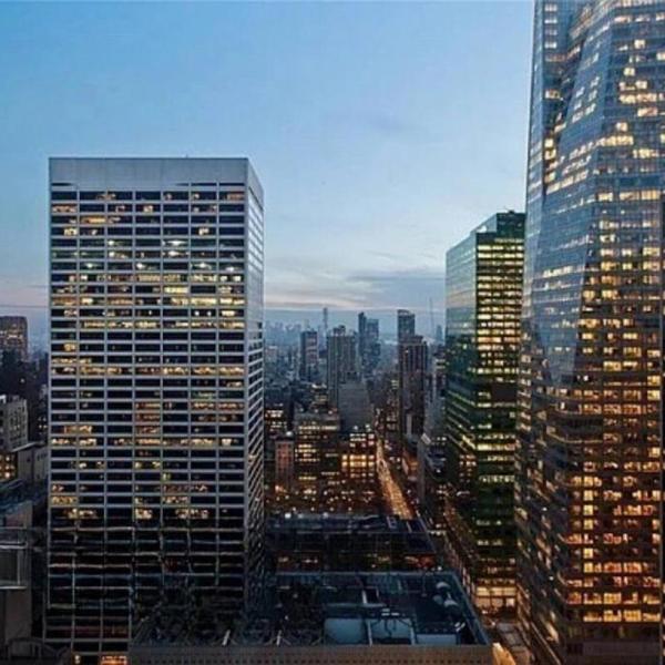 Stylish 1BD near Bryant Park with Washer and Dryer, New York