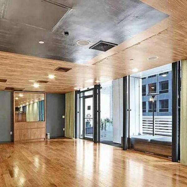 Perfectly located 2BD near Times Square with Gym, New York
