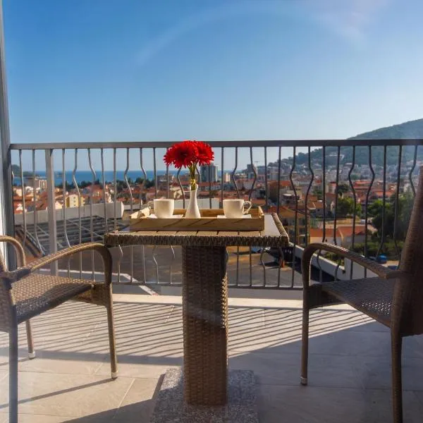 Rooftop Apartments & Rooms, hotel di Budva