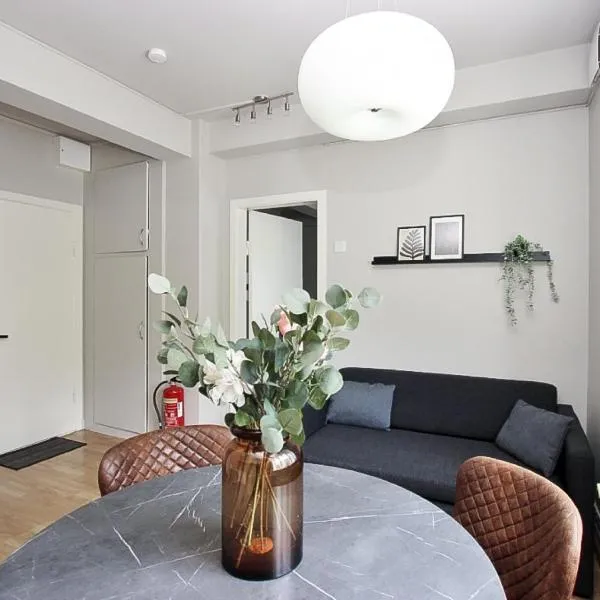 LL Properties - H99 Main Street Stay, hotel en Akureyri